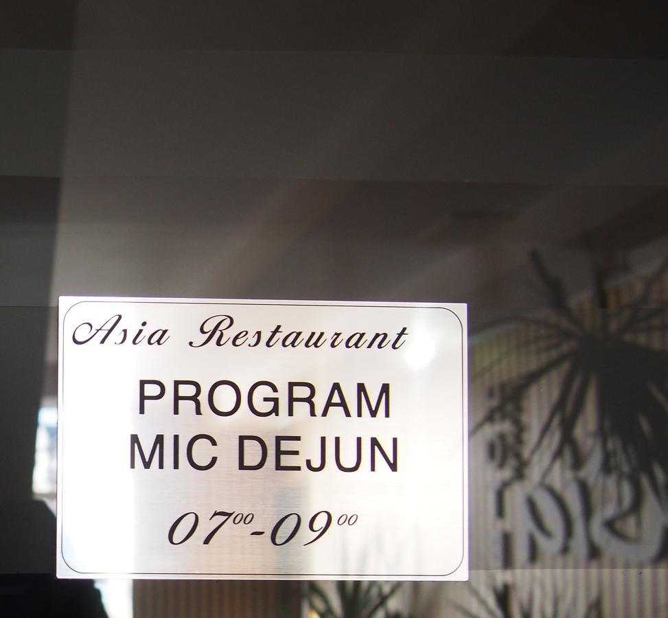Asia Hotel Targu Jiu Bagian luar foto