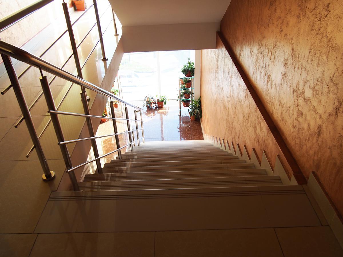 Asia Hotel Targu Jiu Bagian luar foto