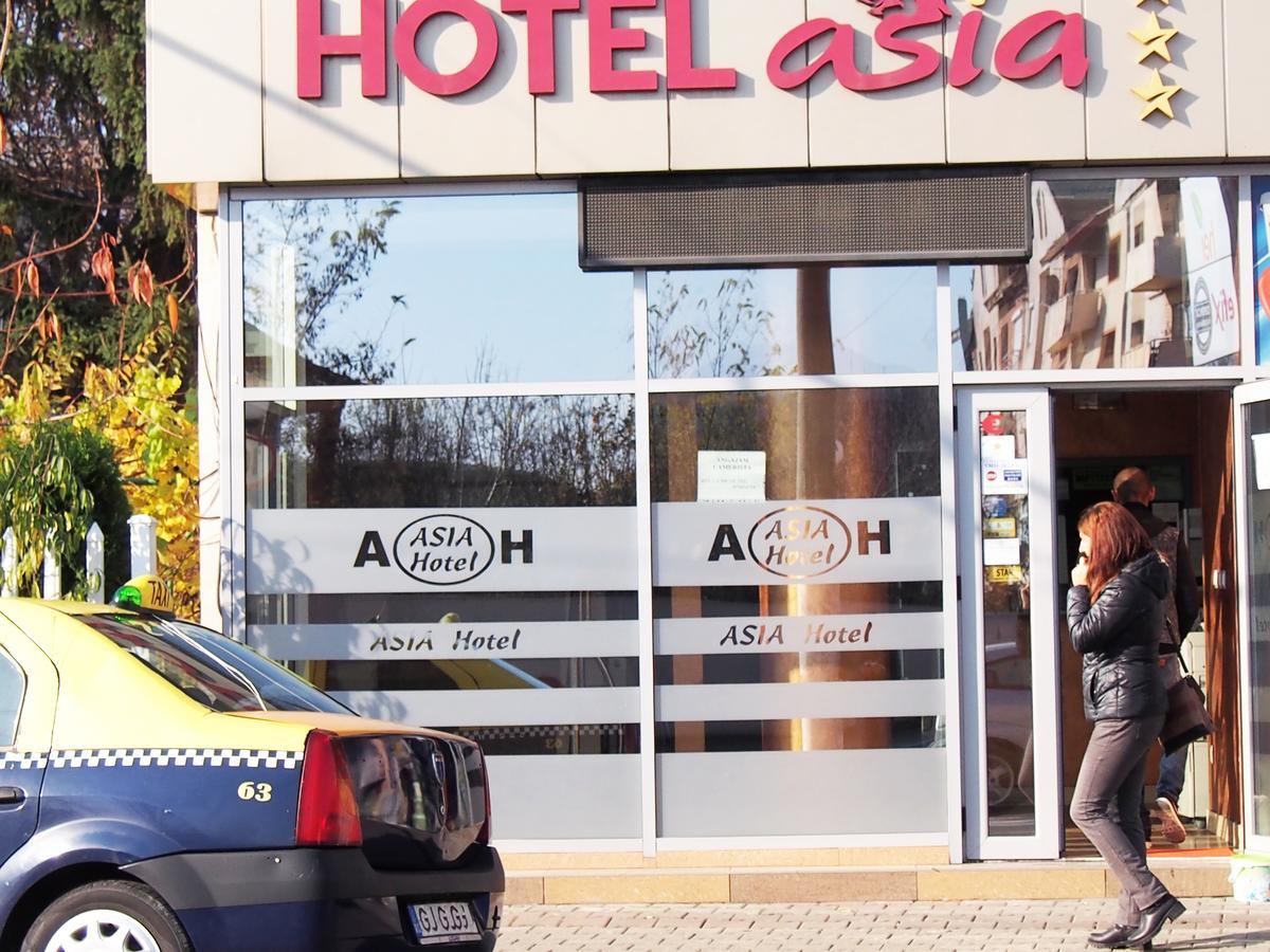 Asia Hotel Targu Jiu Bagian luar foto